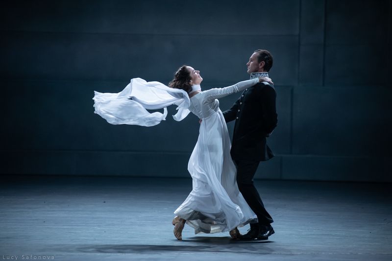 театр, Театр Вахтангова, театральная фотография Война и Мир Театр Вахтанговаphoto preview