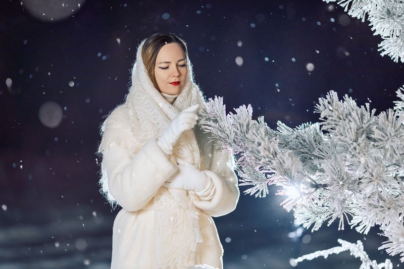 Ночь. Фонарь. Наташаphoto preview