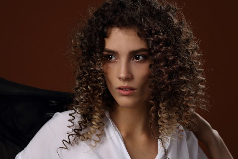 девушка, модель, красивая, студия, рубашка, куртка, стиль, взгляд, молодая. стройная, мода photo preview