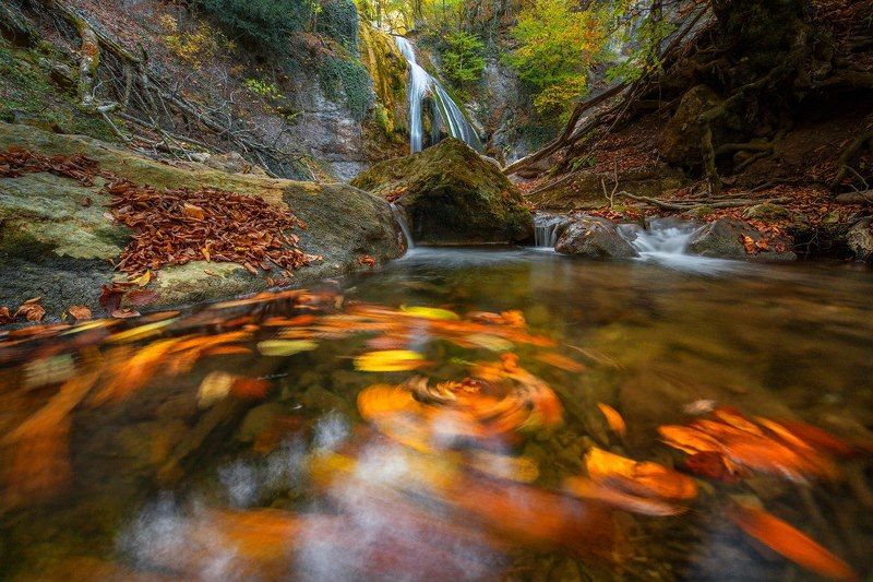 WATERFALL SUITE... (Из серии \