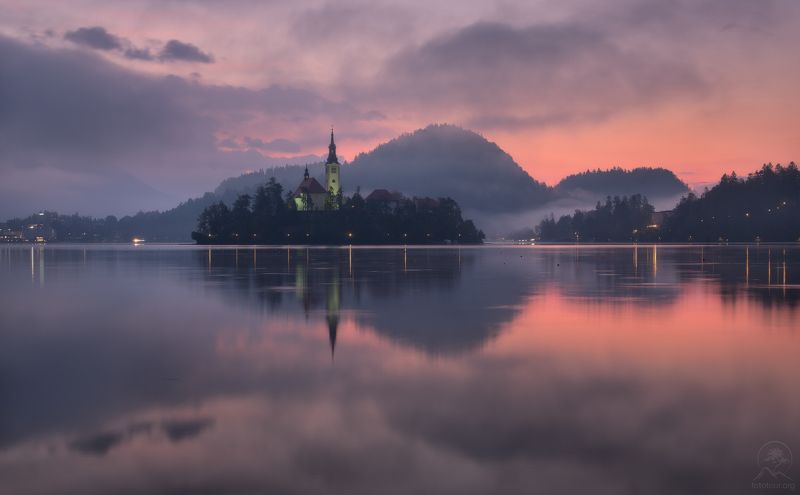 блед, словения Утро на озере Бледphoto preview