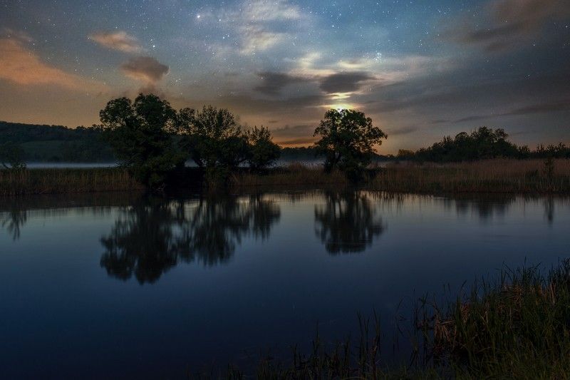 весенняя ночь, небо, звёзды, река Ночь на Северском Донце.photo preview