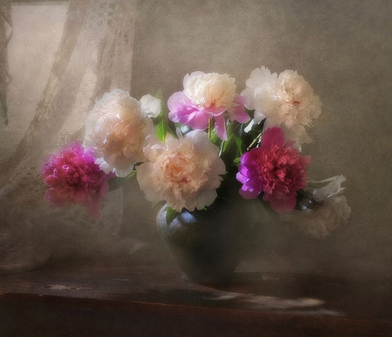 Утро с пионамиphoto preview