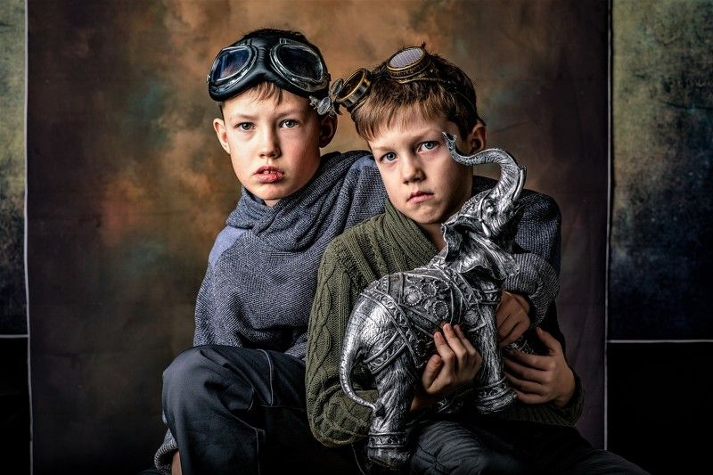 Двоеphoto preview