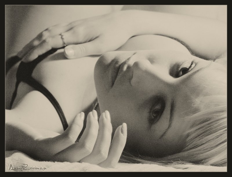 девушка, портрет Я скучалаphoto preview