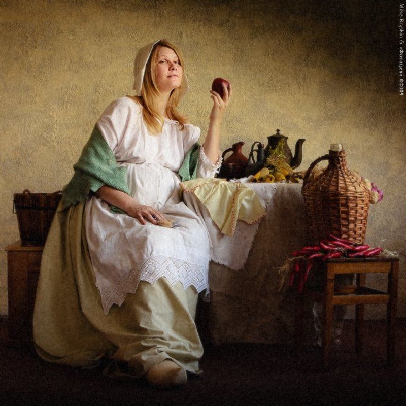 фотоцех Женщина с яблокомphoto preview