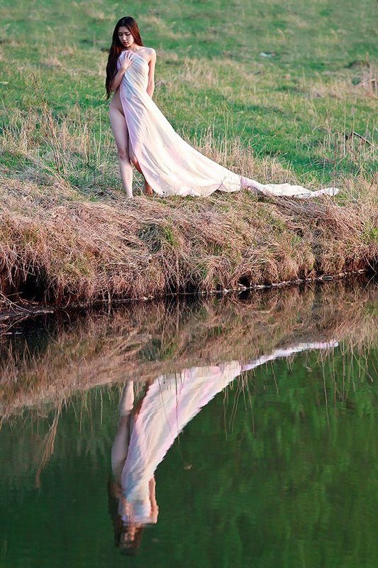 Купальщицаphoto preview