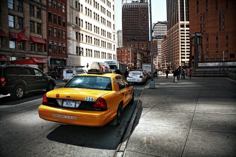 Манхэттен. Солнечный свет отражается от небоскребов.photo preview