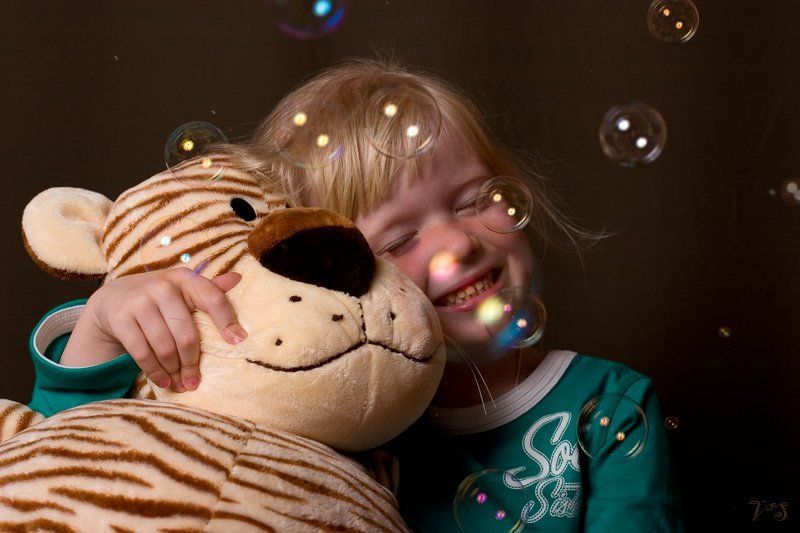 игрушка, мыльные пузыри, девочка ***photo preview
