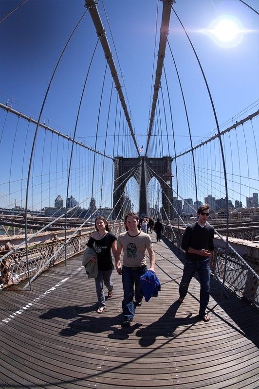 Молодая поступьphoto preview