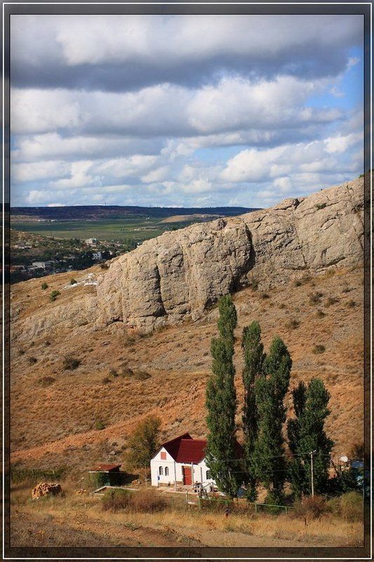 крым, горы, холмы, ясень У подножия горphoto preview