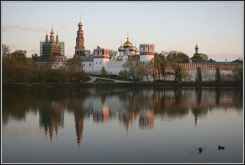 город, пейзаж Новодевичий монастырь на Девичьем полеphoto preview