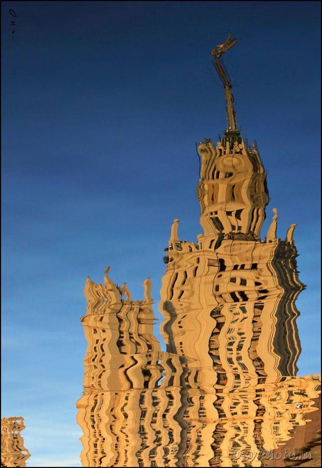 В стиле Гауди.... Автор: Оксана Борц city, moscow, reflection, город, москва, отражение, Оксана Борц