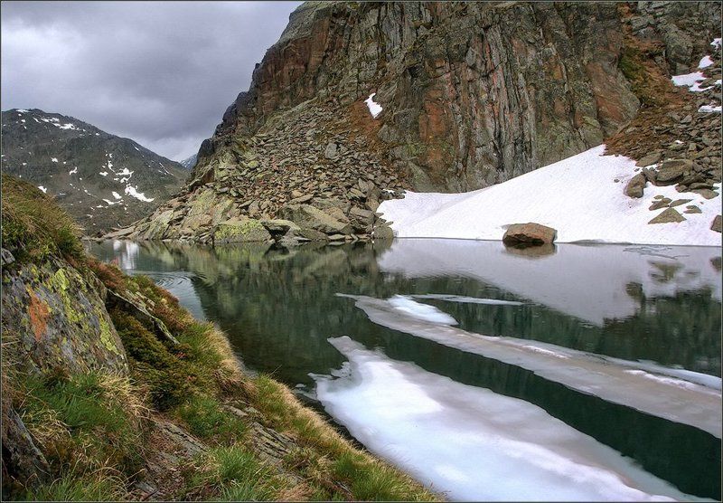 Утекающий ледphoto preview