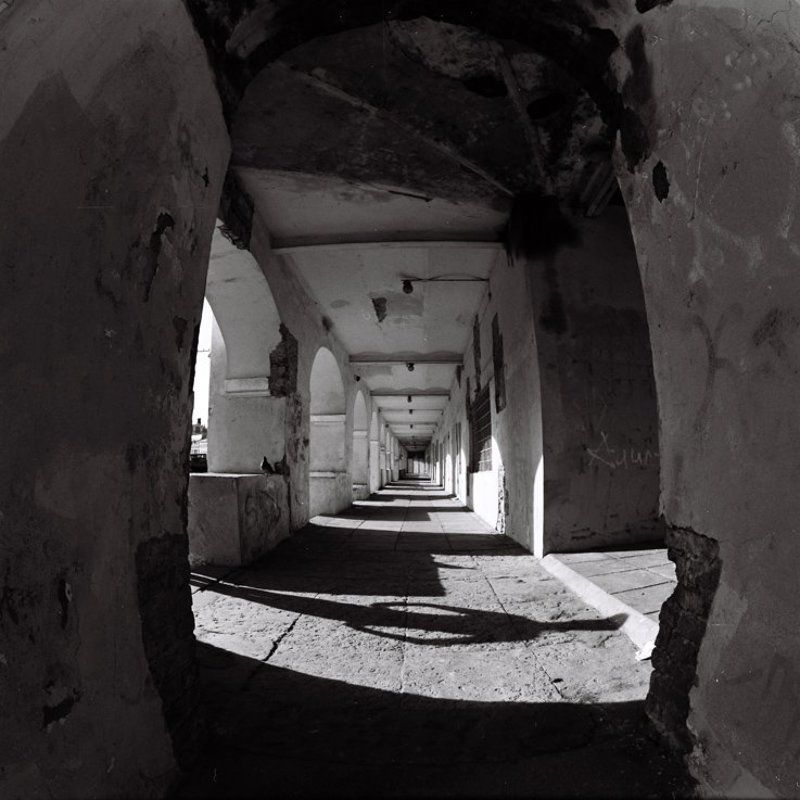 6х6,фотоплёнка,негатив, b&w Городские видения 2photo preview