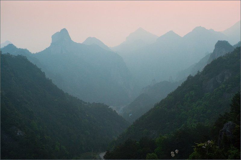 горы, дымка, китай, пейзаж, природа, путешествие, сумерки,вечер Призрачно всё...photo preview