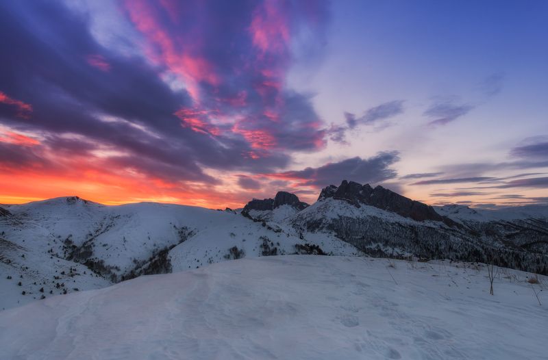 горы , кавказ, февраль, 2015 , ачешбок , рассвет . Когда приходит рассветphoto preview