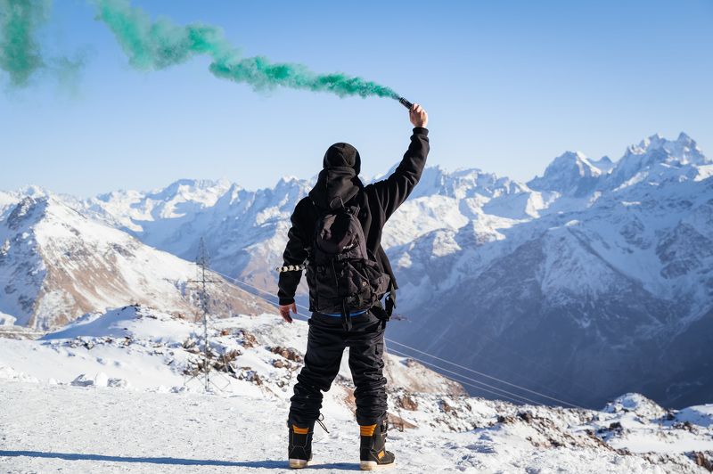 landscape, mountains, nature, gorge, elbrus, snow, caucasus, winter, frozen, fire, smoke, man, gorge, rock, Attention.photo preview