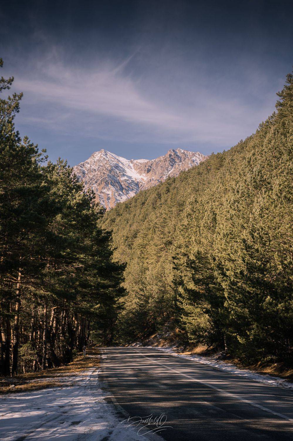 горы, снег, лед, река, замерзшая река, лес, деревья, утро, рассвет, рассвет в горах, сосны, хвойные деревья, осетия, кавказ, солнечный день, Sarmat Batagov