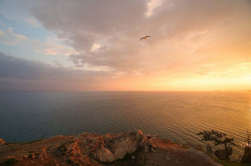 island, lake, sea, morning, dawn, sunrise, sky, morning, rock, nature, landscape, horizon, summer, shore, relief Olkhonphoto preview