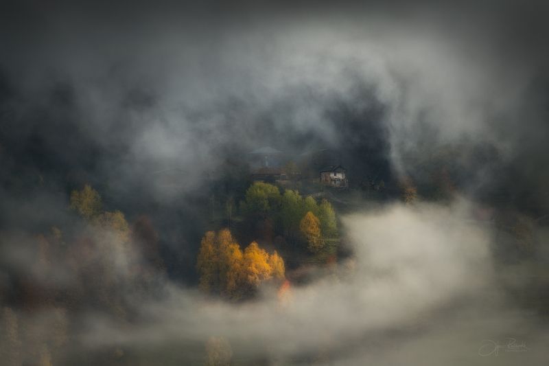 грузия, сванетия, пейзаж, туман, облака, природа, деревня, деревня в грузии, село, настроение Затерявшись в облаках фото превью