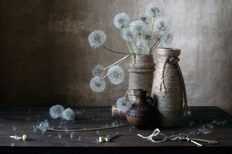 миламиронова, фотонатюрморт, stilllife, лето, цветы, букет, натюрмортсцветами, одуванчик, ключи, кувшин Из жизни одуванов... фото превью