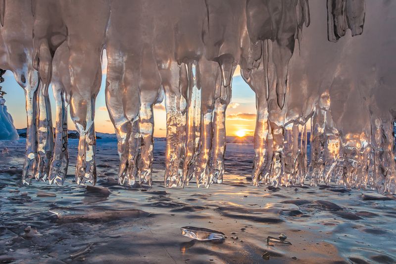 Закат из грота. Байкалphoto preview