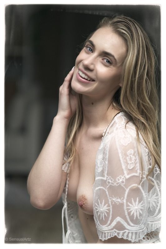 nude, portrait, happy, smiling, natural natural and happyphoto preview