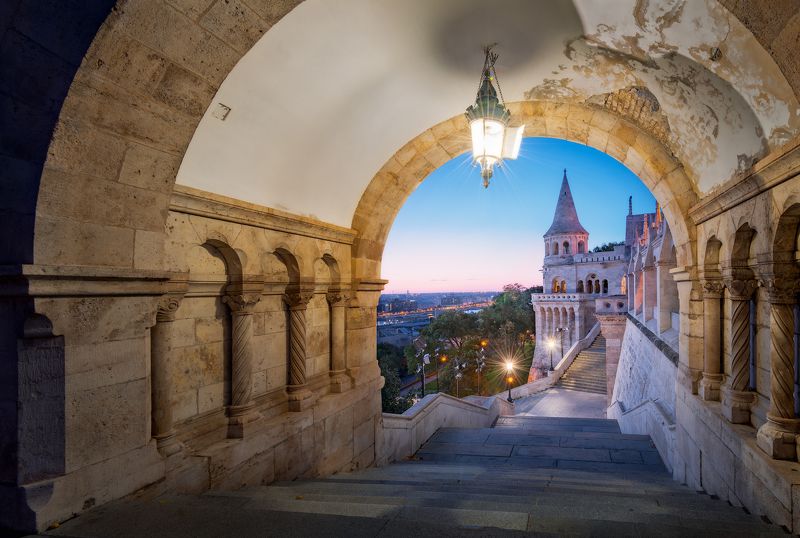 закат, рассвет, вечер, утро, осень, синий час, венгрия, будапешт, бастион, рыбацкий бастион, город, крепость, башня, лестница, пассаж, hungary, budapest, morning, evening, autumn, bastion, fishermans bastion, tower, stairs Рыбацкий бастион / Fisherman\'s Bastionphoto preview