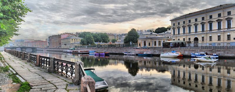санкт-петербург, петербург, спб, мойка, река, панорама, рассвет, набережная, катера, лодки, умиротворение, покой, отражение Набережная реки Фонтанки на рассветеphoto preview