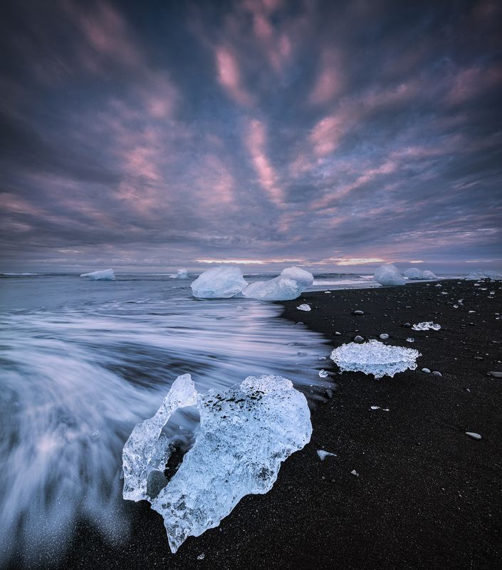 iceland, diamond beach Frozen heartphoto preview