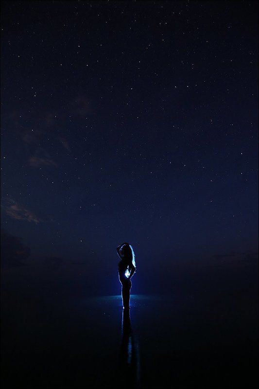 пейзаж, девушка, ночь, звёзды, длинная выдержка, свет, море Night fantasyphoto preview