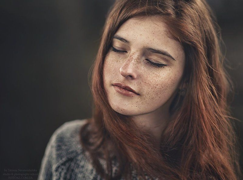 Веснушки, Ветер, Волосы, Портрет, Рыжая, Эмоция Слушай музыку ветраphoto preview