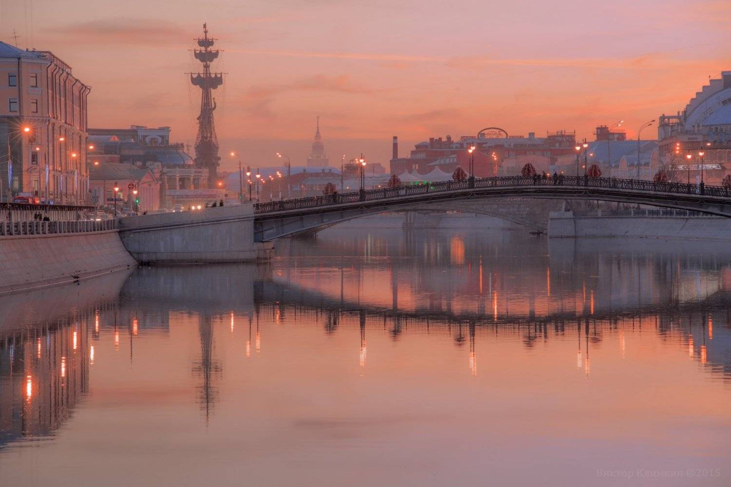 Вечер, Закат, Москва, Мост, Памятник Петру, Река, Университет, Фонари, Виктор Климкин