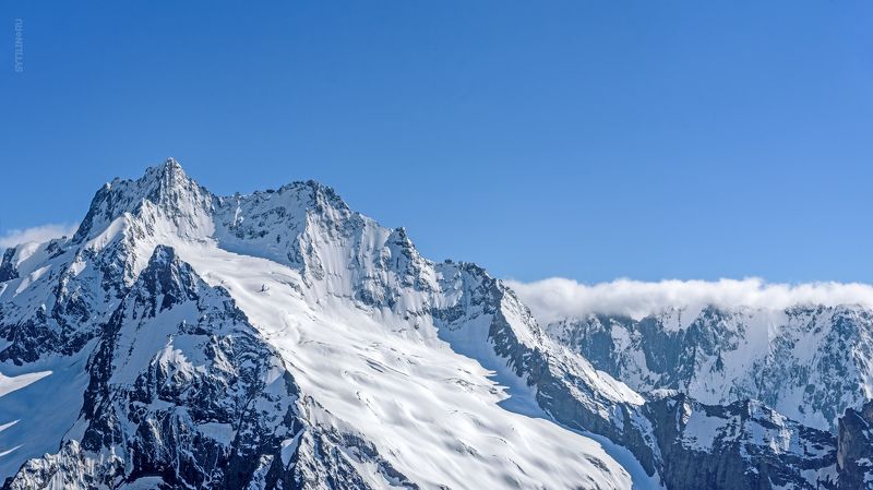 джугутурлучат, ледник северный джугутурлучат, пик инэ, домбай, кавказ, горы, россия, достопримечательность, туризм, поездка, тур, экскурсия, кавказский хребет, Вершина горы Джугутурлучат. Ледник Северный Джугутурлучат. Пик Инэ. Домбай, весна 2022 фото превью