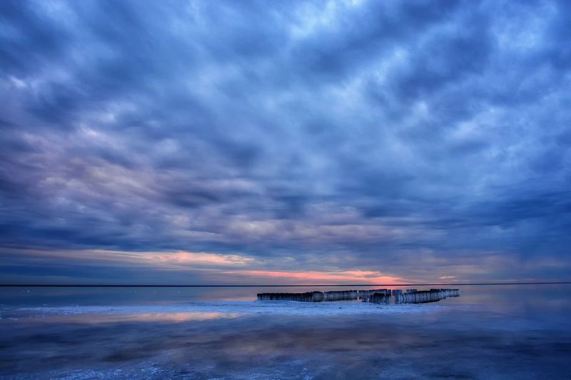 Мир в синих краскахphoto preview