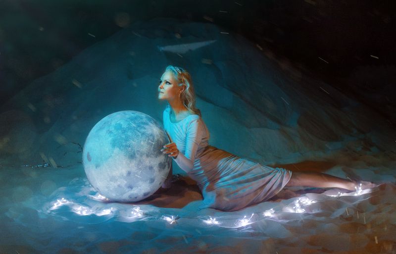 луна, девушка, лунный свет, голубой Лунная историяphoto preview