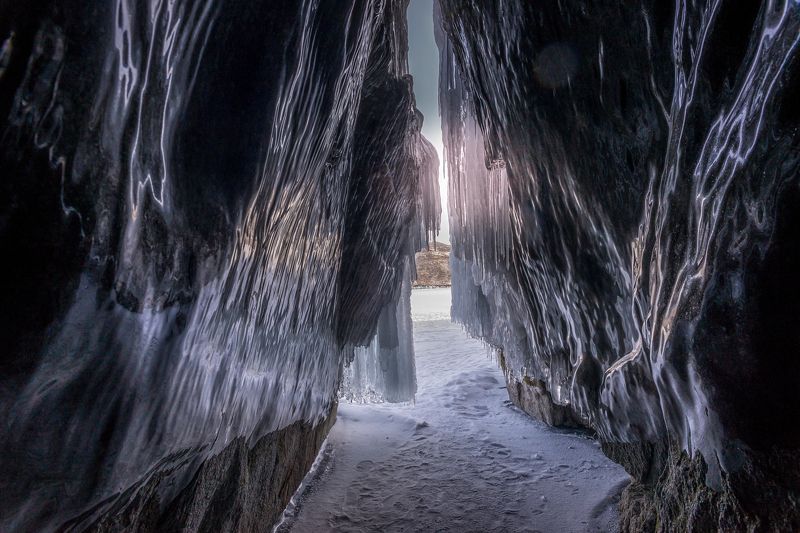 Ледовый грот. Байкалphoto preview