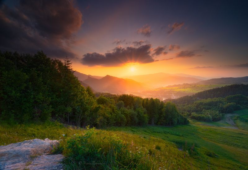 sunset, sun, landscape, mountainstape, Szafranówka, Pieniny, Poland, Polska, clouds, trees, forest, idyllic, beautiful, rocks, sunlight, grass, colors Late Glimpsesphoto preview