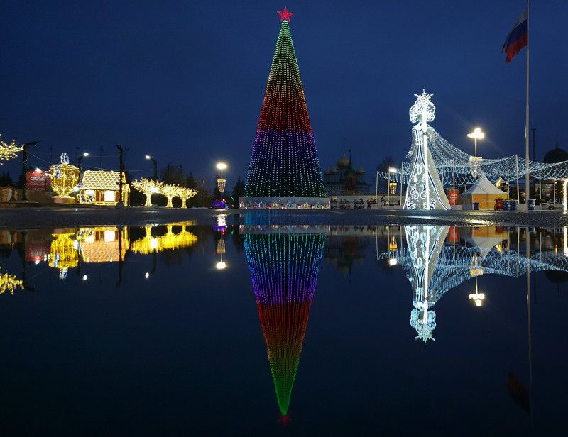 утро, отражение, лужа, город, площадь 1 января.photo preview