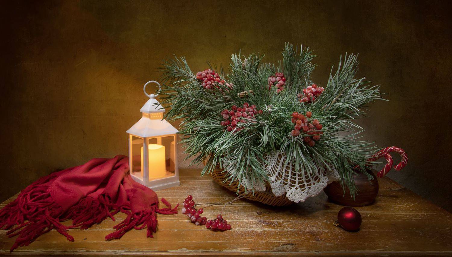 Зимнее.... Автор: Феденкова Татьяна натюрморт, сосна, рябина, фонарик, Феденкова Татьяна