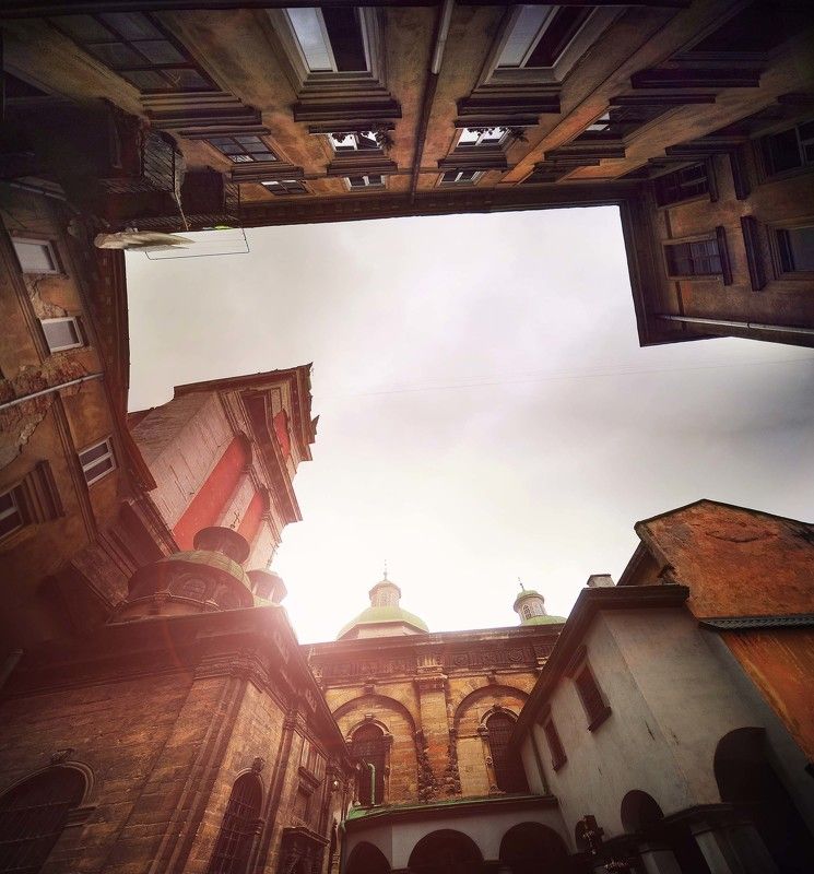 в старом городе фото превью