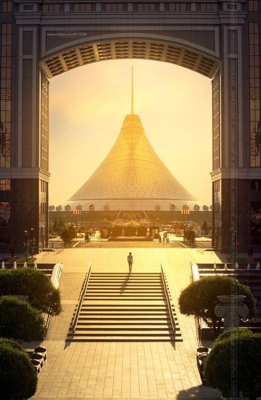 книга владыка моря, астана, казахстан, артем мирный, astana, kazakhstan, artyom mirniy, хан шатыр, цвет, свет, казмунайгаз, фотохудожник В потоке света — Путь к Светуphoto preview