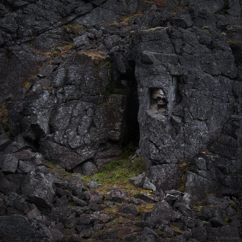 ловозерские тундры, луяврурт, нинчурт, кольский полуостров, скала, ущелье, проход в скале, каменный грот Скальный приютphoto preview