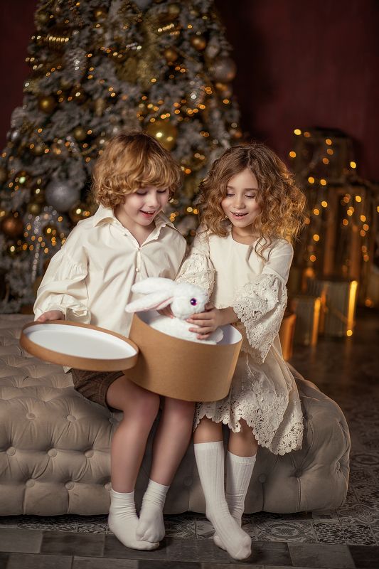 дети, эмоции, рождество, счастье, мальчик, девочка, новый год, праздник, подарки Рождествоphoto preview