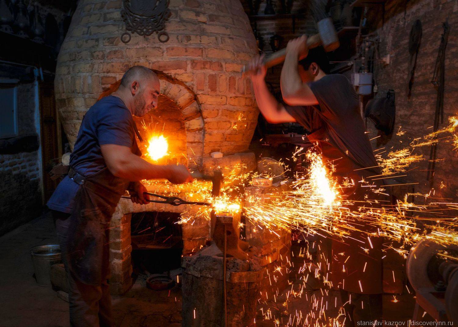 Кузнецы Бухары. Автор: Stanislav Kaznov кузнецы, огонь, искры, узбекистан, бухара, Stanislav Kaznov