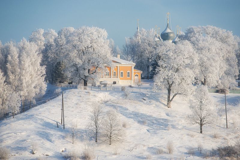 тутаев романов-борисоглебск зима левый берег валы иней солнце голубое небо усадьба зацепиных Крутой берег Волги в зимний полдень фото превью