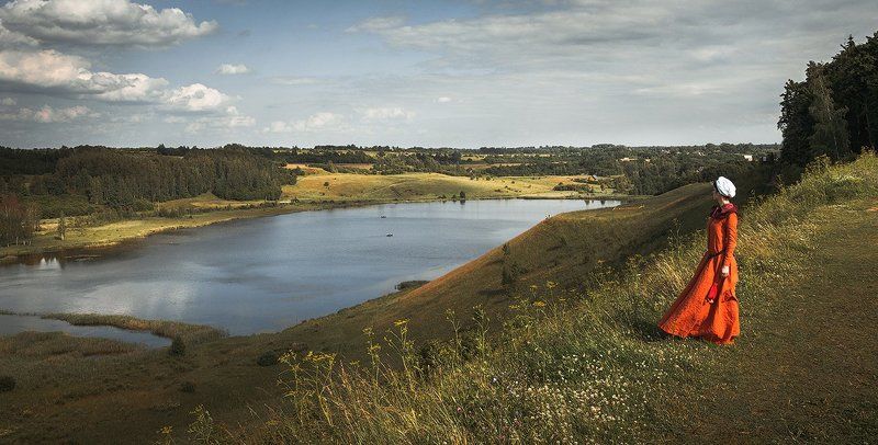 пейзаж, Россия, природа, цвет, лето, вода, девушка, реконструкция, Псков, Изборск Родные просторыphoto preview