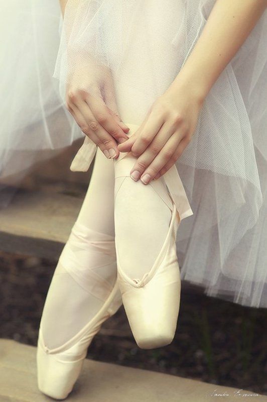 #Kuskovo #Park #Pointe shoes #ballerina #ballet #blue #dance #girl #model #pas #red #tutu #Кусково #балерина #балет #девушка #красный #модель #па #парк #пачка #пуанты #синий #танец Балетphoto preview