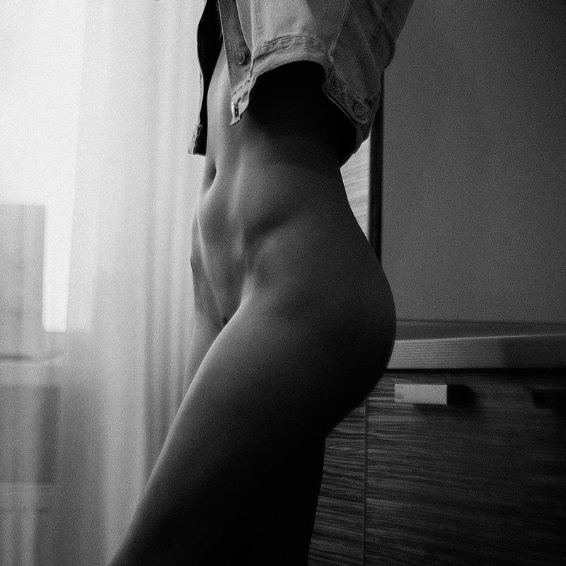 Арт-ню, Ню, Черно-белое февральphoto preview